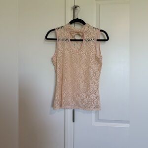 Lace Sleeveless Top in Cream